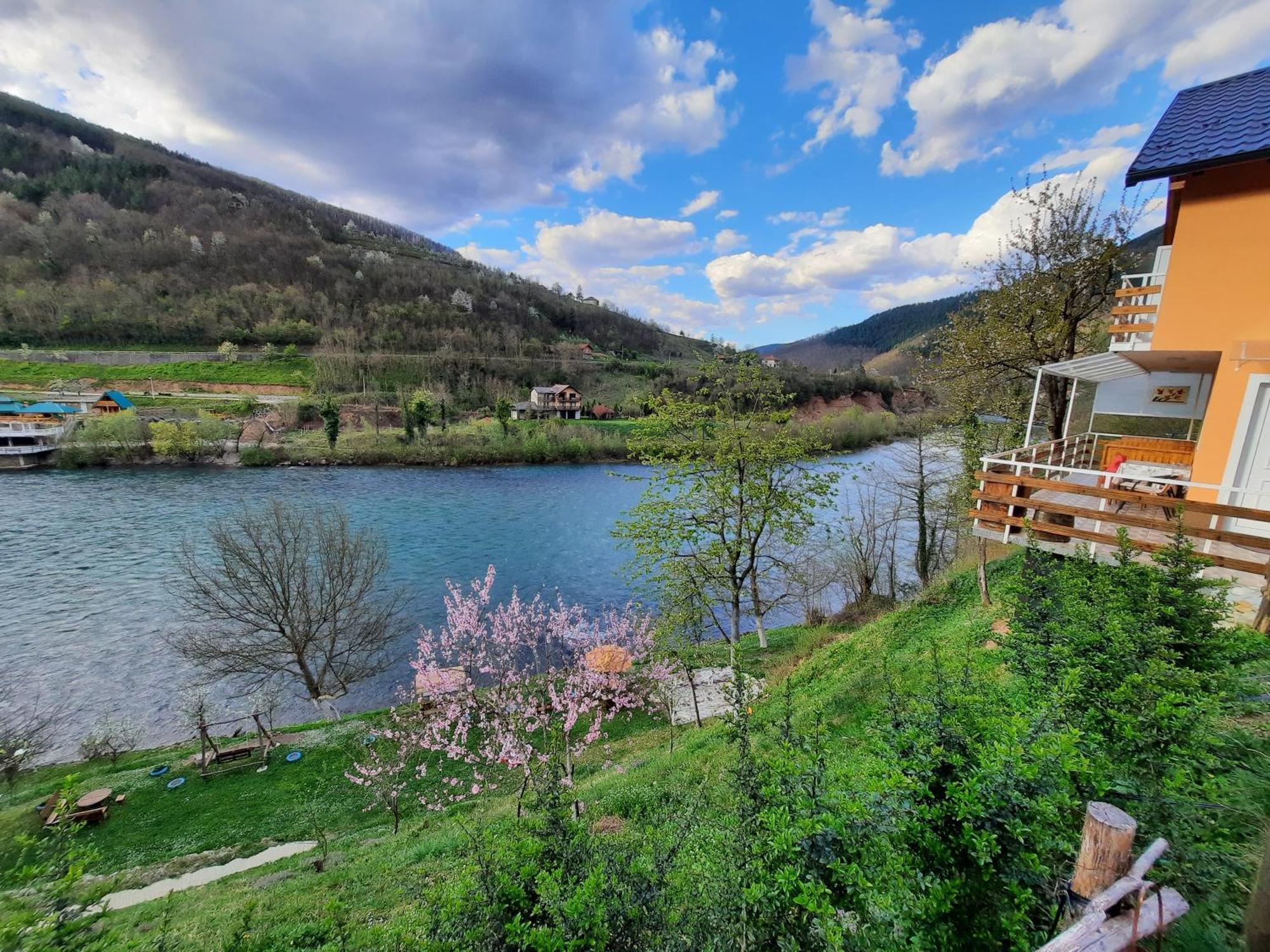 Apartmani Vila Na Drini Фоча Екстер'єр фото